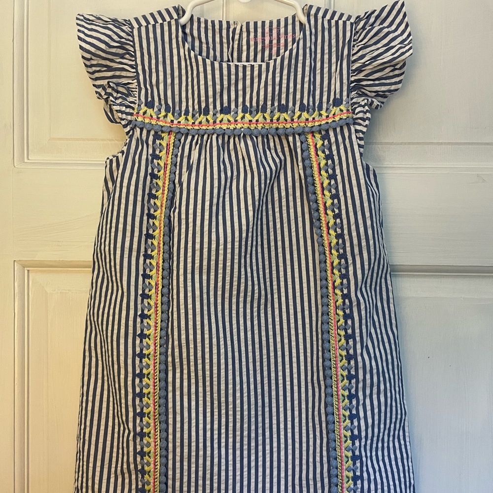 EUC Vineyard Vines Girls' Embroidered Seersucker Dress 4T